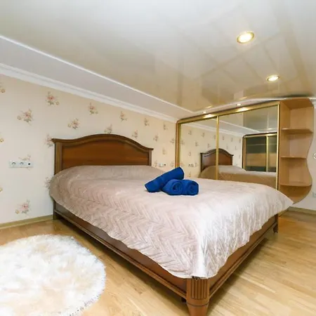 Apartamento Stylish Two-level Flat 2 Min From Khreschatyk