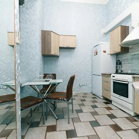 Stylish Two-level Flat 2 Min From Khreschatyk Apartamento Kiev